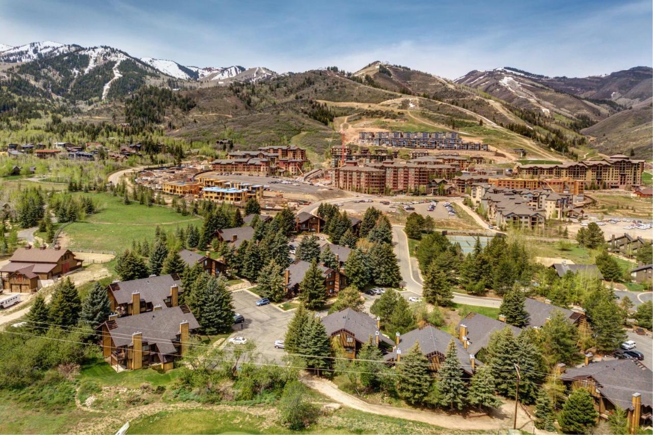 Villa Red Pine Park Stadt Exterior foto